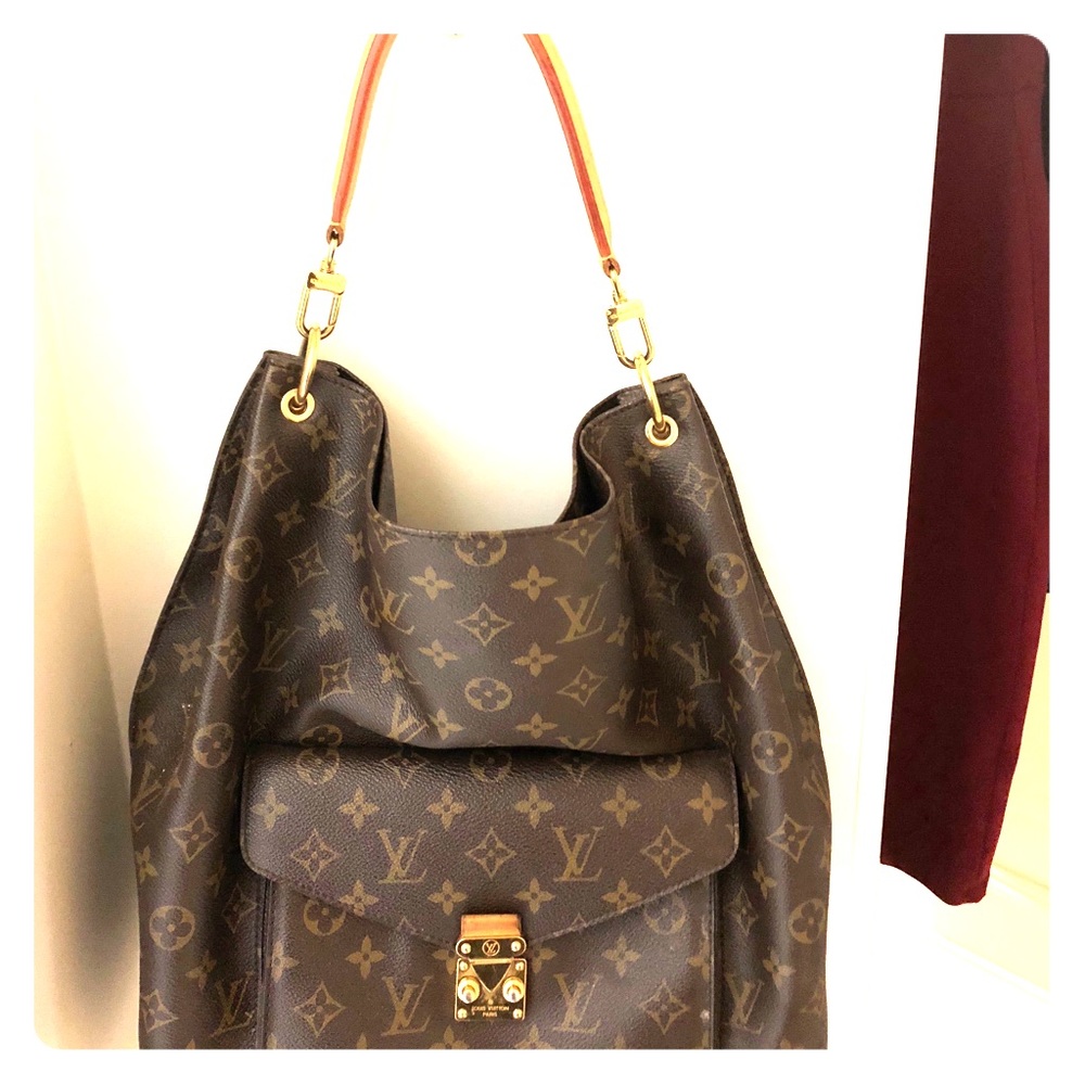 Large LV shoulder bag